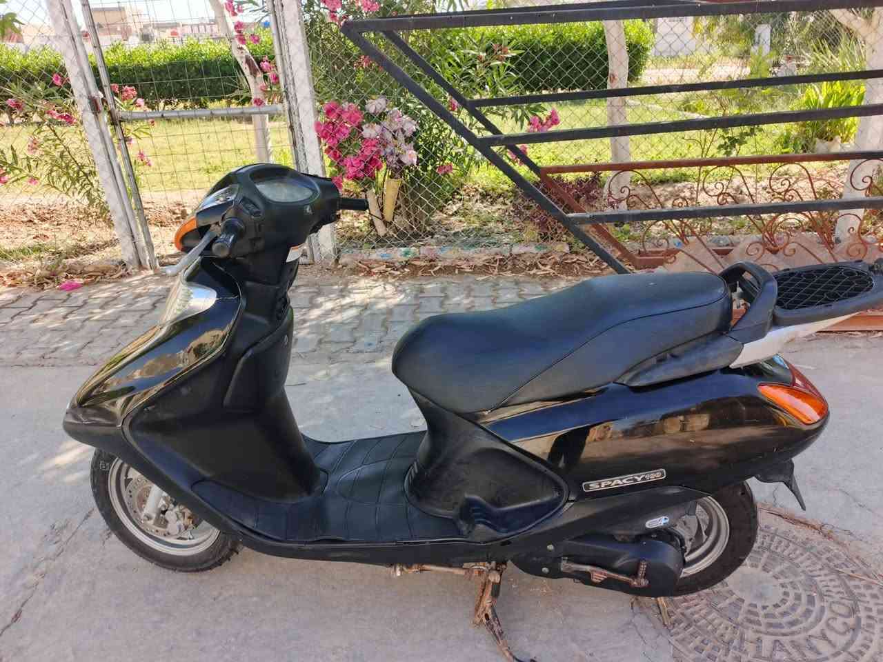 سبيسي ياباني للبيع بلاديه ومابيها نقص والسعر حلو اتصل وتدلل المكان كوت داموك المثلث ***********
