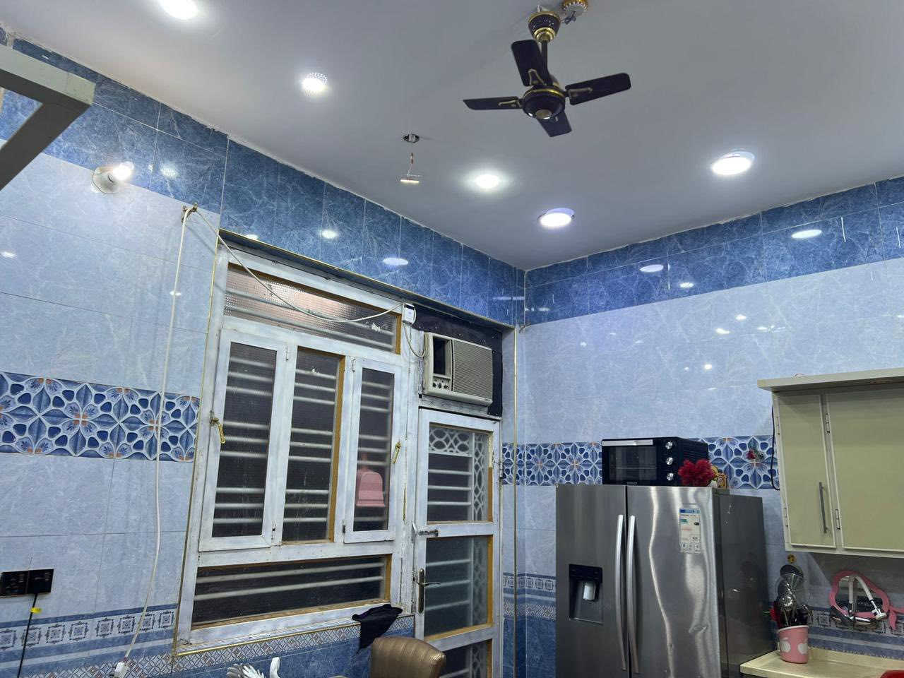 مكلف بنشر لا ترسليني خاص ولا شي خابر على رقم***********      بيت عد ال نياز على شط وفاء من جيهت التبليط طابق واحد 
مساحه بناء ٢٠٠م 
وحديقه ٢٠٠مً
على شارع عام قريب على سيطره من جيهت فداء
