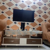 ميز • نضيف جداً