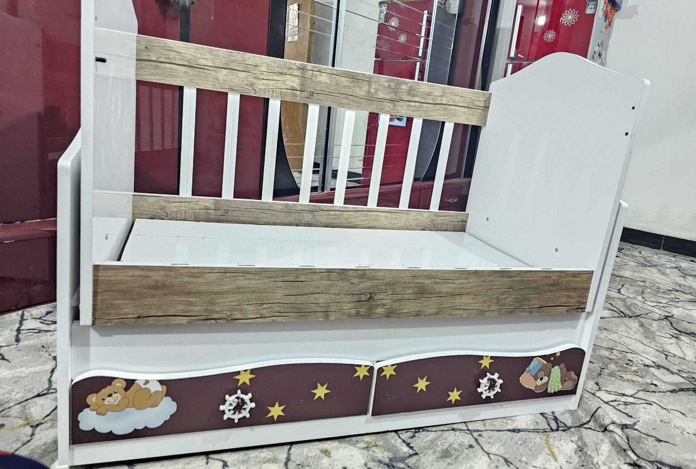 سرير طفل نظيف كبير الى عمر ٦ سنوات سياج مالته موجود وكامل مع المندر السعر ١٠٠ الف التواصل خاص Singapore


**إذا كنت صاحب هذا الإعلان وتريد حذفه لأي سبب، رجاءا أرسل رسالة إلى الدعم الفني**