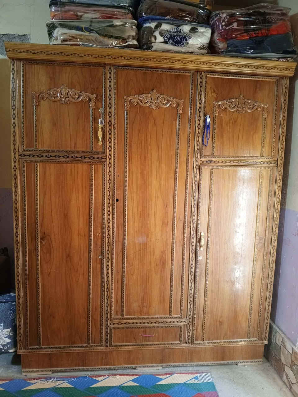 سلام عليكم
#للبيع 
      #كنتور #ومعرض شرط النظافةالاستفسار  ***********
