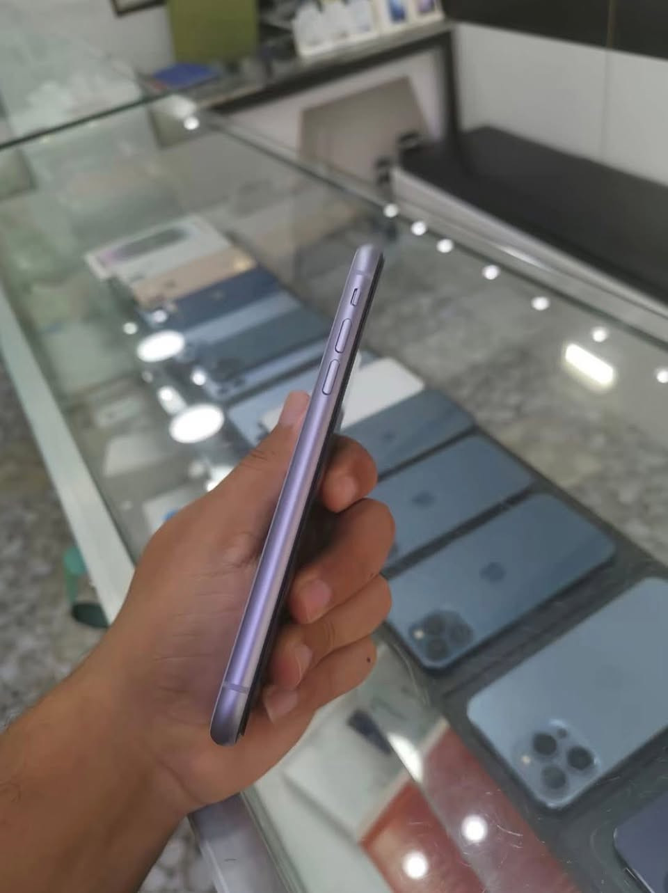 ايفون 11 عادي
64 جيجا 
70 بطاريه 
الجهاز مش مغير وتر بروف نموذج m
معاه حاجته كلها
السعر 6500 نهاية


**إذا كنت صاحب هذا الإعلان وتريد حذفه لأي سبب، رجاءا أرسل رسالة إلى الدعم الفني**