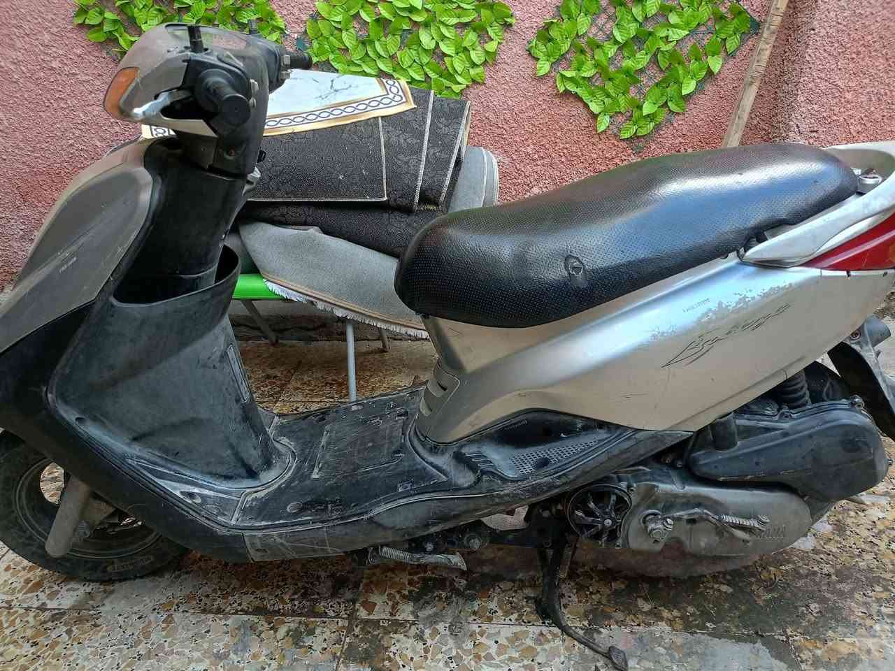 السلام عليكم دراجه بريز للبيع مكاني بغداد حيور *********** سعر 375 بها مجال
