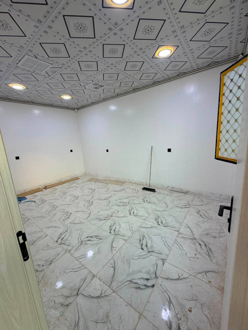 دار اللبيع كركوك منطقة حي عسكري في الزراعي  

مساحه 100 متر 
بناء حديث 
لبيت صفر بعدا
نضام تبريد مركزي
مثل ماموضح بصوره
***********

