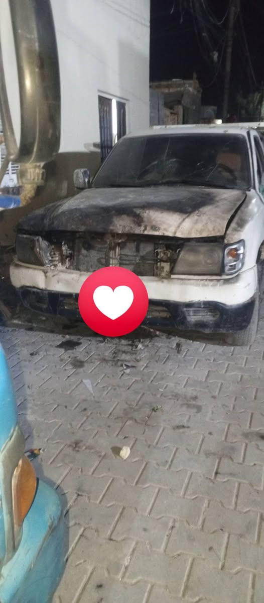 سلام عليكم بيكم للبيع المكينه ما بيها شي بس لايحته نار اشويه السعر 15اوبيها مجال المكان نجف الاشرف رقم نجف صدامي مداور ثاني يوم ***********
