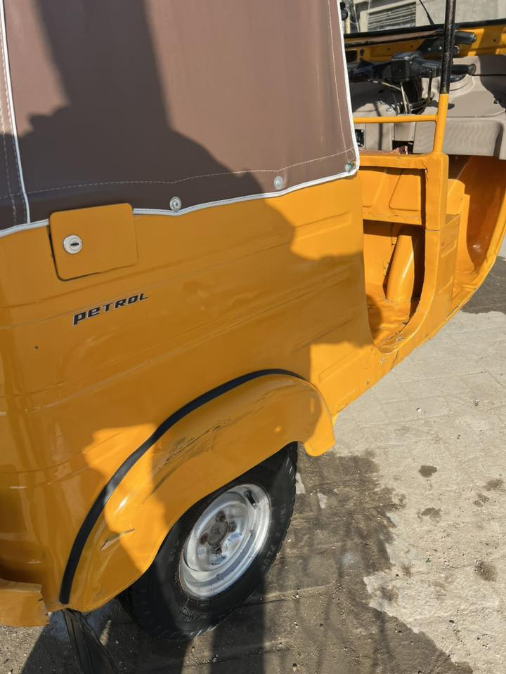 اسلام عليكم تكتك للبيع 2019شهر 10
تكتك مطبوغة عام نضيفة حلوة 
المكينة نضيفة 
رقم وسنوية بسمي تحويلي ثاني يوم
العنوان بغداد الزعفرانية السعر 5مليون 800
رقم الهاتف ***********
