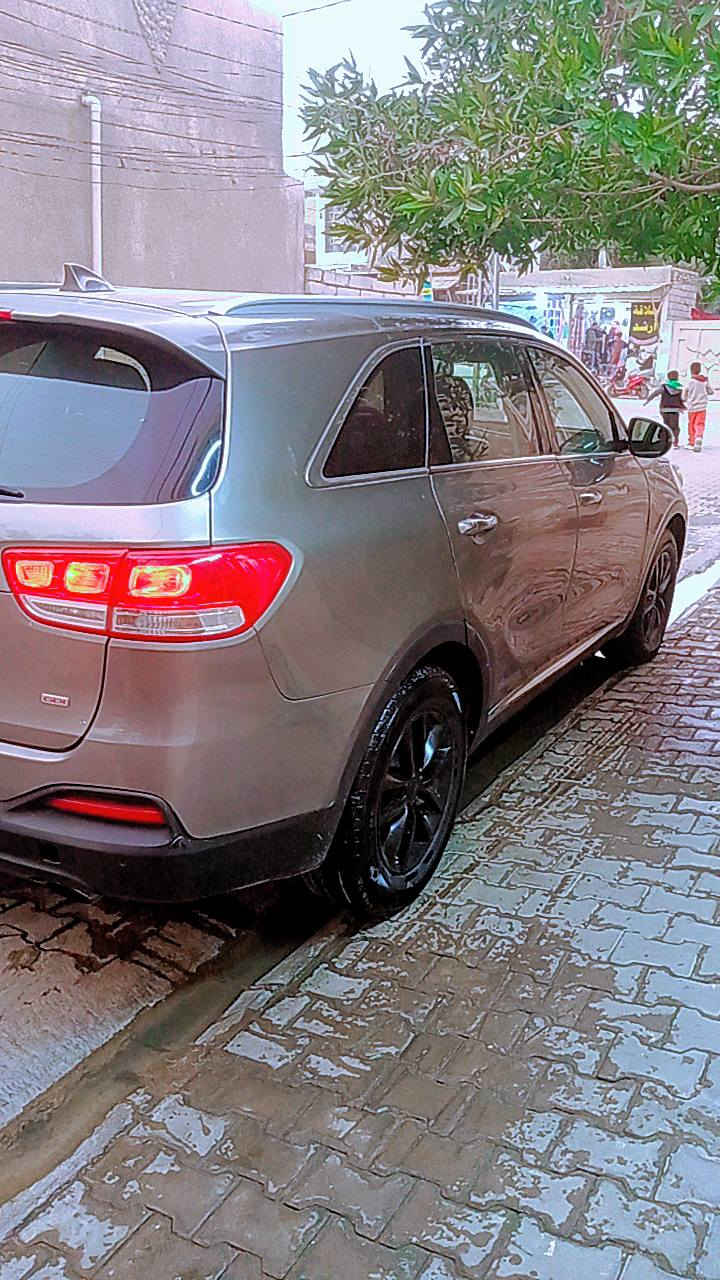 السلام عليكم 
سورنتو موديل 2016 رقم بغداد .. محرك 4 سلندر 
2400
حادثها قطعتين  
مواصفات 
_ شاشة 
_كامرة دوارة 
_ كشنات كهربائية + تدفئة + تبريد 
_ حساسات امامية 
_حساسات خلفية 
تحكم ستيرن 
_ مانع انزلاق 
وباقي المواصفات
السيارة جاهزة من كير ومحرك وحدادية 
السعر 135 وبيها مجال بسيط 
مكان السيارة نجف كوفة 
مكلف بالنشر 
للاستفسار _*********** النجف, العراق
