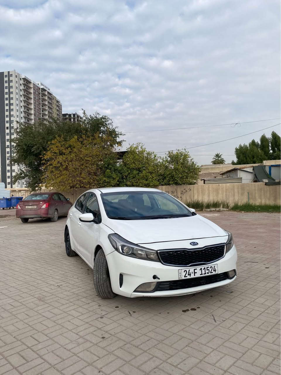 سلام عليكم 
كيا فورتي ٢٠١٧
رقم دهوك الجديد ب اسمي 
وارد امريكي مواصفات عادية 
بيهه حالوب من امريكا و معمر بي دي ار 
باب سايق و العبري بارد ما بيهة صبغ عده الدعامية الامامية 
مكينة مجفتة 
مكانهة بغداد 
السعر ١١٣
*********** 
*********** بغداد, العراق
