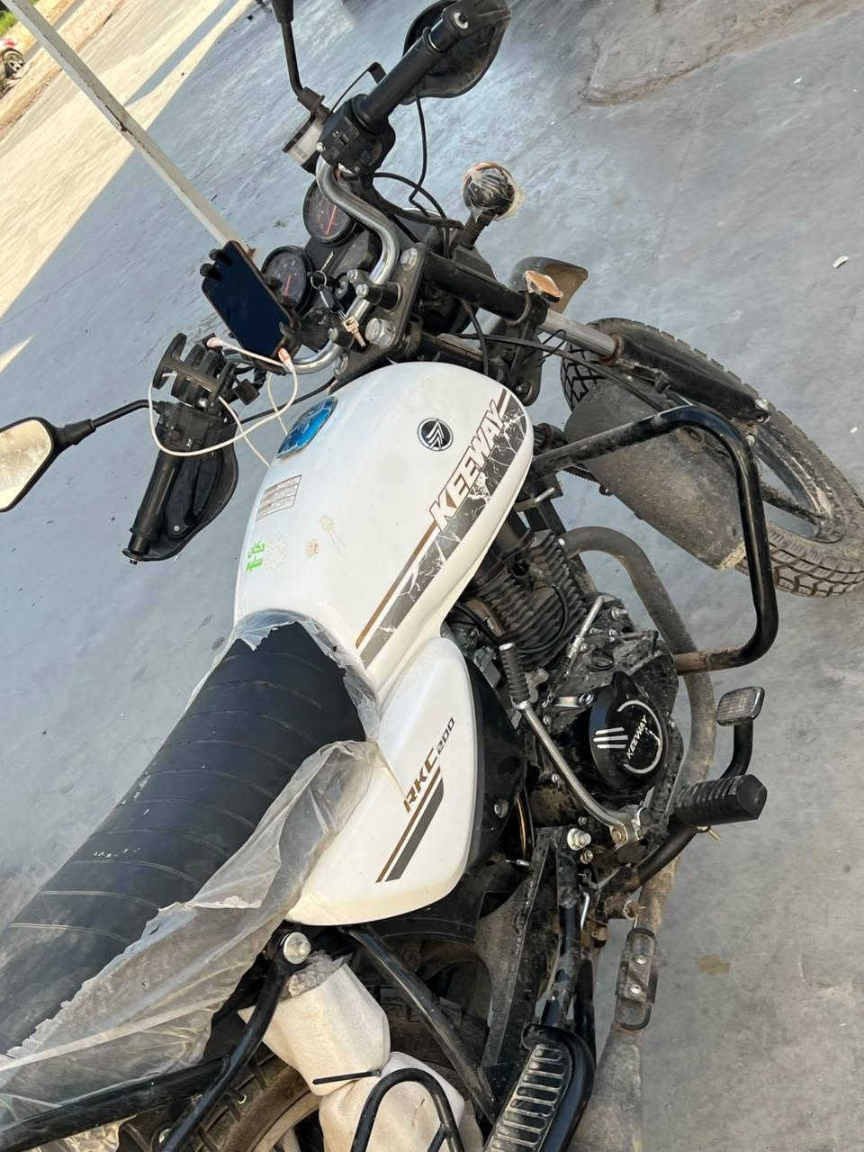​📢 للبيع: دراجة Keeway RKC 200 (شركة كيوي الأصلية) 📢المنشأ ايطالي
الشركة والموديل: Keeway RKC 200 (إنتاج شركة كيوي المعروفة بمتانتها).
​المسافة المقطوعة: 25,844 كم فقط.
​الحالة: الدراجة نظيفة جداً وبعدها على السحك، جاهزة ومكفولة من أي نقص
الموديل :2025مشتريه بل 2026
​العنوان: ديالى - المقدادية.
​رقم الهاتف للتواصل:***********مكلف بل نشر غير متواجد ع فيس
