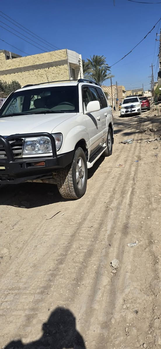 السلام عليكم لاندكروز موديل 2004 مصفحه كفاله ماعده الجنطه صبغ فقط
مكينه 5700  للإستفسار *********** مامتواجد على فيس
