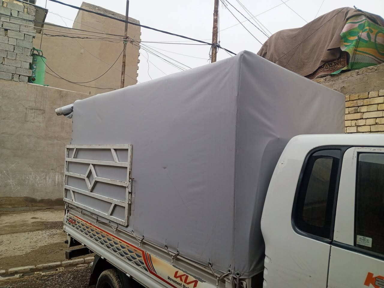 السلام عليكم
جادر. مطري جديد مابيه اي ضرر استوني مفصله صارله اسبوع وهوه والقواس للبيع السعر 230. /***********
