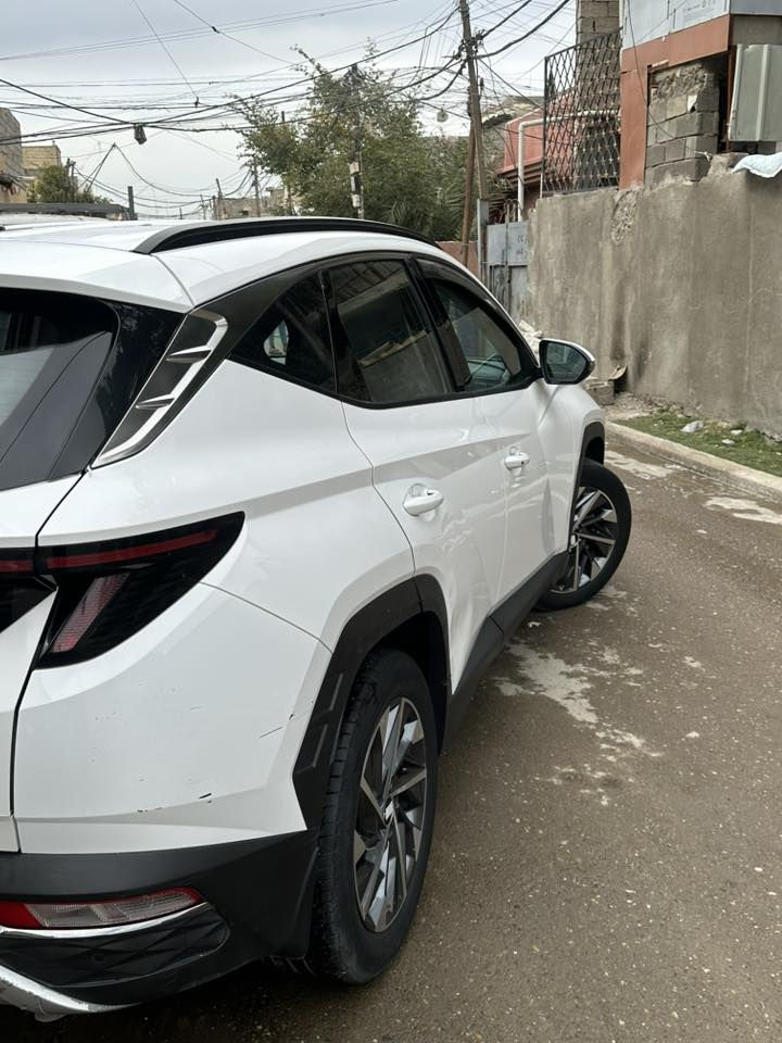 السلام عليكم توسان خليجي موديل 2024للبيع او المراوس سياره مكفوله ما عده طخه بل صندوق جوه الرقم مصلحه ومصبوغه وبيهه طخه بسطيه بل باب الخلفي ترجع بي دي آر مكينه كير تبريد كله مكفول سياره بسمي تحويل ثاني يوم العنوان المنصور / ومتواجد حي الجهاد للستفسار الاتصال ***********
