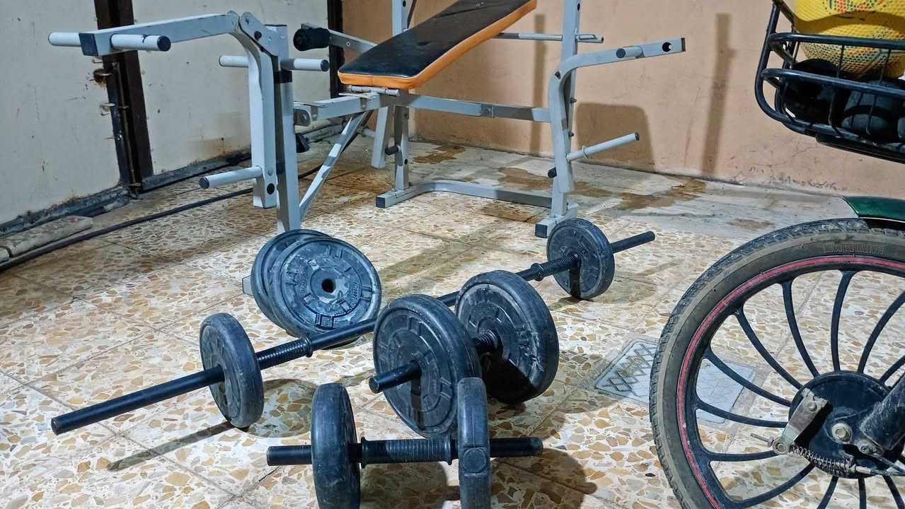 مصطبه متعددة الاستخدام مع شفت ودمبلص ووزن سعر 100 الف للبيع او معارض 
***********
