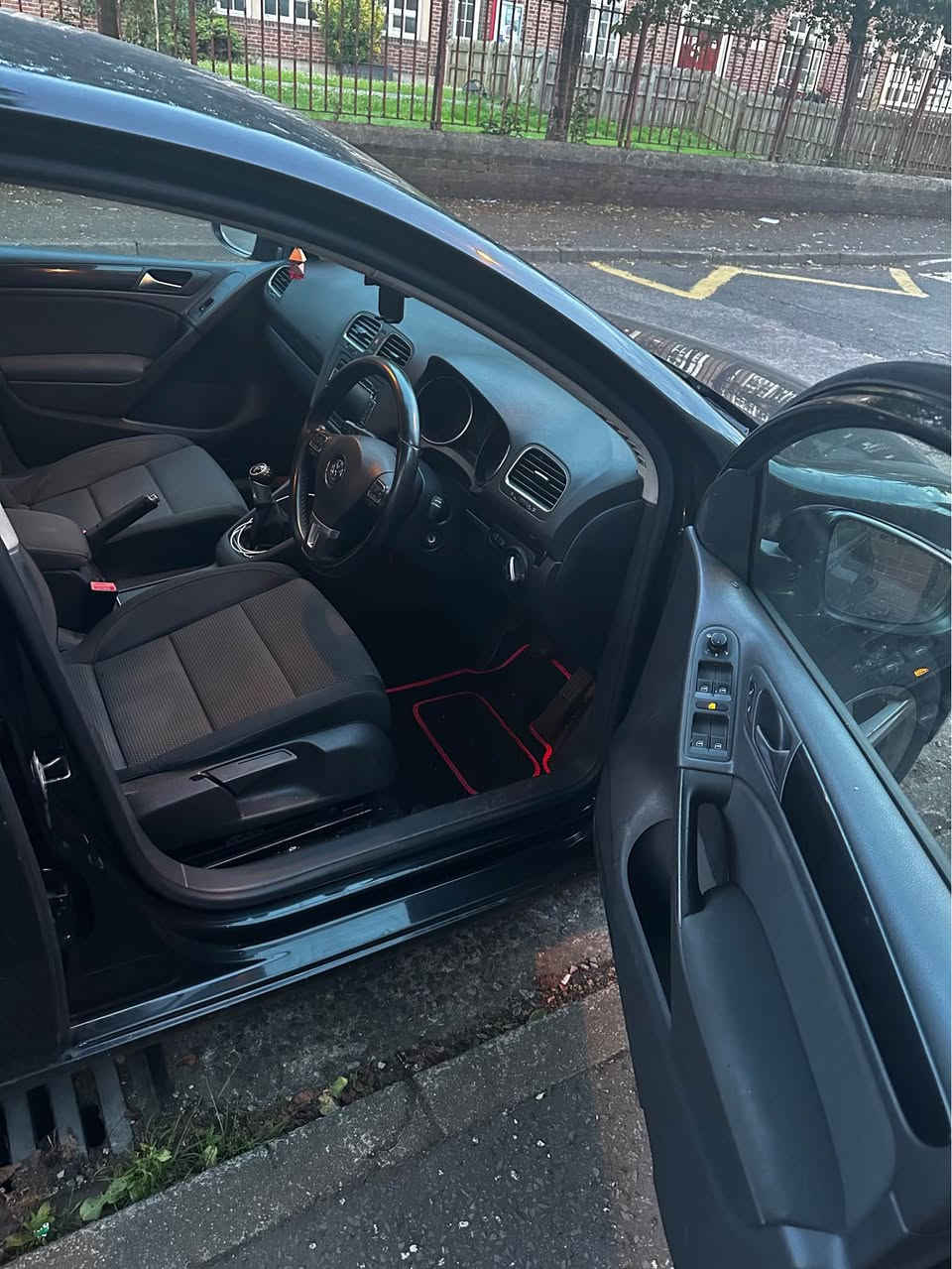 Volkswagen Golf Match TDI Bluemotion 2012

1.6 Diesel Manual
150,000 miles
103 BHP
MOT until January 2027
Drives very well with no issues
Clean inside and out
Good condition for age
Economical and reliable car
Viewing in Belfast Belfast, County Antrim


**إذا كنت صاحب هذا الإعلان وتريد حذفه لأي سبب، رجاءا أرسل رسالة إلى الدعم الفني**