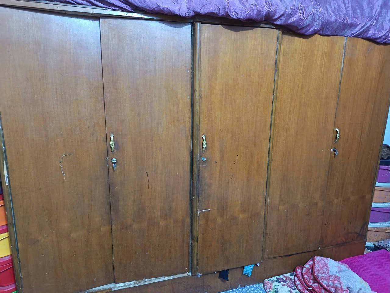 غرفه للبيع نقصه ميز مرايه هاي كدامك شوفه وخابرني *********** بيه تعديلات ومناسبه
