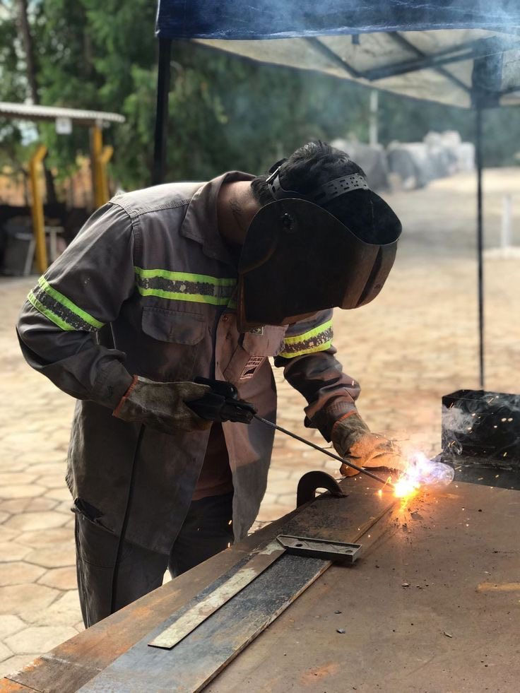 تحتاجون حدّاد داخل بسماية؟
حدادة متكاملة بكل أنواع الشغل
شغل متين ✨ قياس دقيق ✨ تسليم بالوقت
نشتغل حسب الطلب وبأسعار تناسب الكل
داخل بسماية وخارجها
حدادة الرحمنَ بسماية


**إذا كنت صاحب هذا الإعلان وتريد حذفه لأي سبب، رجاءا أرسل رسالة إلى الدعم الفني**