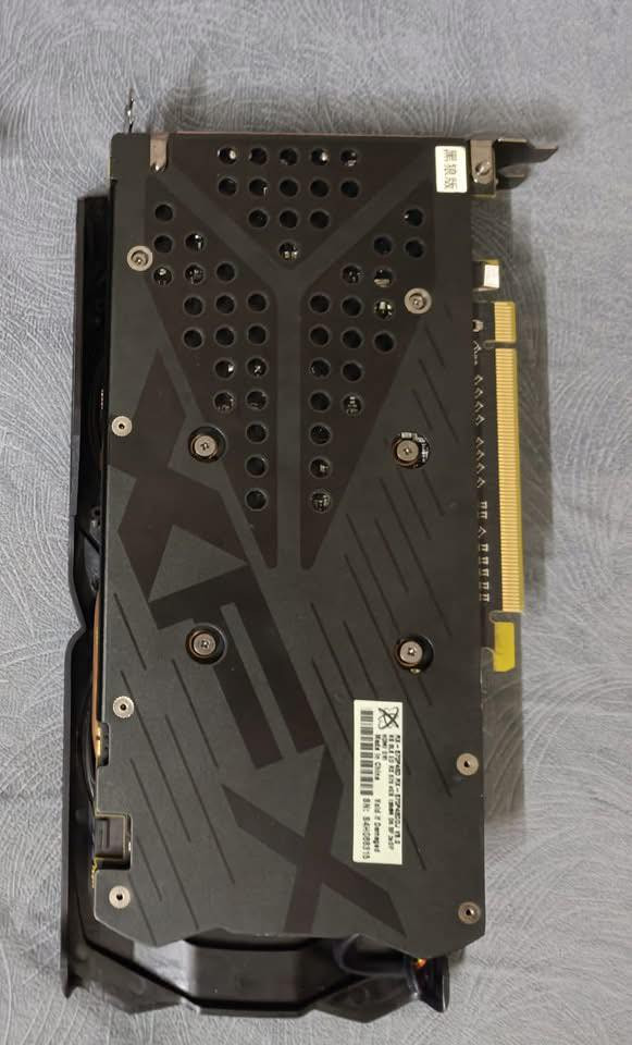 السلام عليكم بطاقة رسومات XFX AMD Radeon RX 570.
تتميز بطاقات الرسومات هذه بما يلي:
المُصنّع: XFX
المُعالج: AMD Radeon RX 570 استنادًا إلى بنية Polaris
الذاكرة: متوفرة بنسخ 4 جيجابايت أمن نوع GDDR5
نظام التبريد: تتميز بمروحتين باللون الأحمر وتصميم مزدوج الفتحات (Dual Slot)
المخارج: تشتمل عادةً على منافذ DisplayPort و HDMI و DVI-D 
للبيع 50الف


**إذا كنت صاحب هذا الإعلان وتريد حذفه لأي سبب، رجاءا أرسل رسالة إلى الدعم الفني**