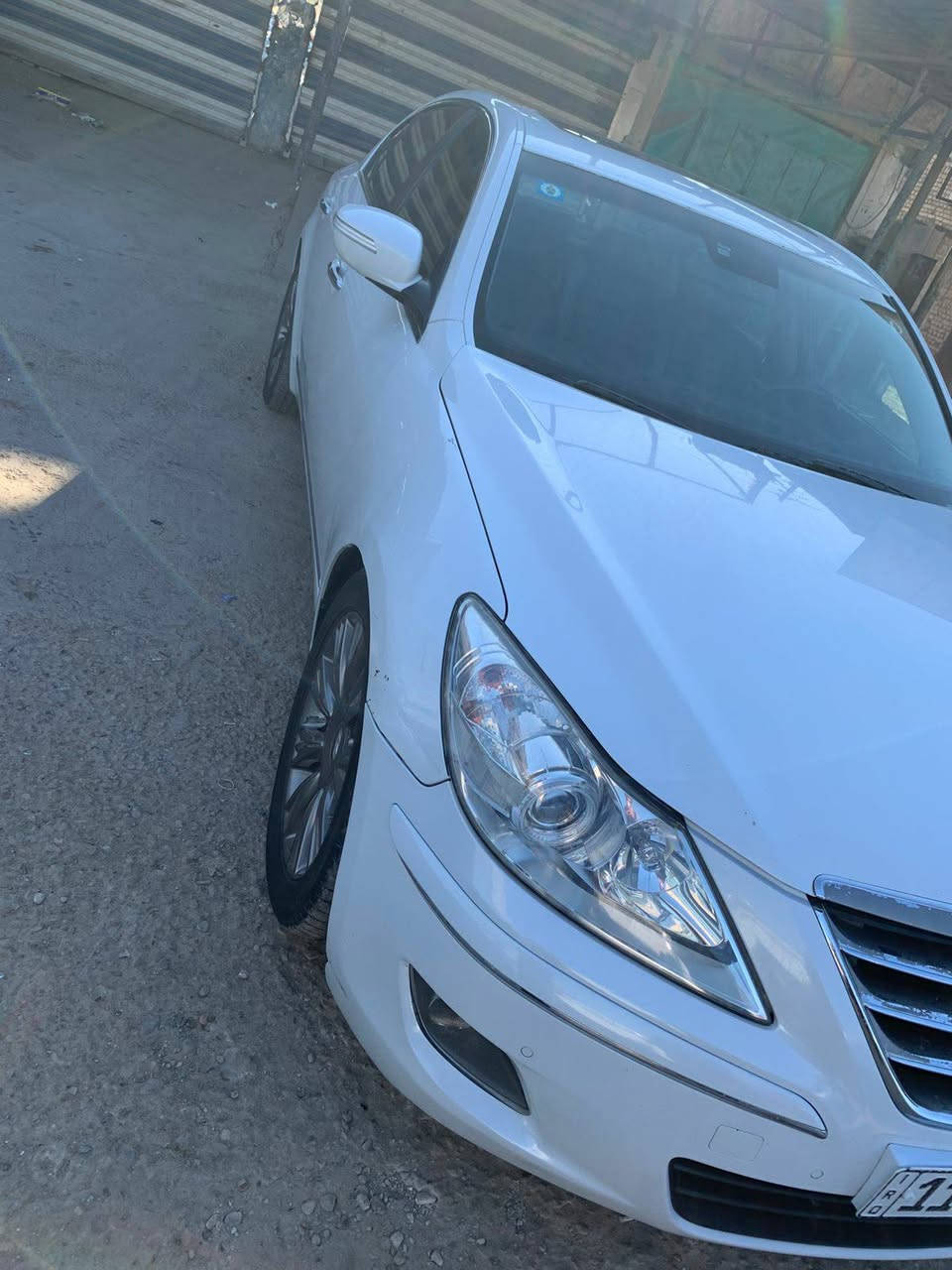 سلام عليكم
او مراوس حسب القناعه 
السعر :  130  ورقة وبيها مجال السياره خليجي 
جينيسيس 2011 رقم بغداد بأسمي تحويل مباشر مجدد كلشي هزة وسنوية 
فول مواصفات للاخير كلش 
حجم المكينة : 6 سيلندر 
السيارة جاهزة  
المواصفات 
-بصمة 
-فتحة 
كشنات حضن كهربائي (2) 
-اشاير مري +3 قطع تبريد 
-بردة كهربائية 
-ستيرن كهرباء +خزن ميموري  
-شاشة +كامرة + حساسات كلة ( بلاد) 
 
للاستفسار :***********
