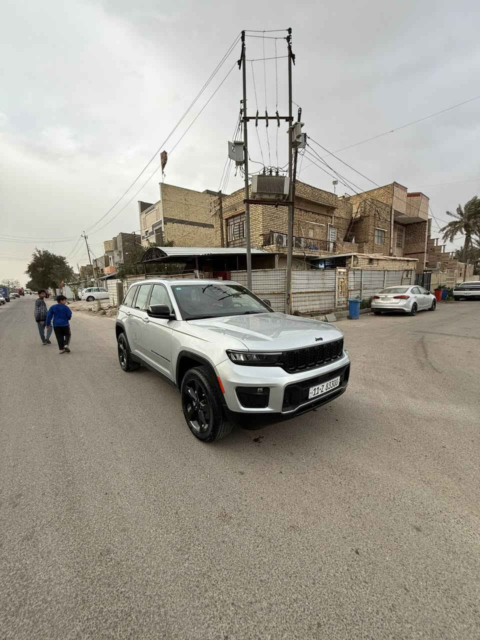 🌹🌹تحية طيبة🌹🌹 بيع  او مراوس 
جيب 2023 بلاك توب 
حادثه موضح بالصور 
كير محرك  مكفول 
السيارة كلش جديدة اي نقص مابية
ماشية 33  
فول مواصفات عدا البانورما 
مكان السياره بغداد حي البنوك  السعر  ٢٩٥  وبيها مجال ان شاءالله ***********
