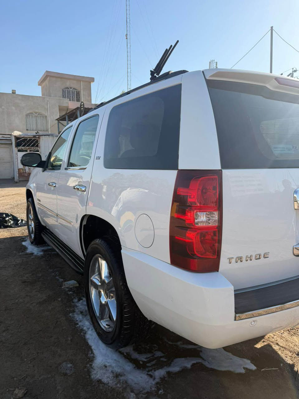 السلام عليكم 
للبيع فقط بدون مراوس 
تاهو ٢٠١٣ اصل ltz خليجي  
كفالة عامة من تبديل وصبغ وبارد 
ماشية ١٨٠ km 
حدادية وتخم تاير جديد 
السيارة عليها ادامة كامله ستوة مسويها 
السيارة حلوه مابيها نقص برغي 
طبعاً السيارة فول مواصفات واحد ع واحد 
السعر 296 وبيها مجال
العنوان البصرة 
رقم الهاتف:*********** البصرة, العراق
