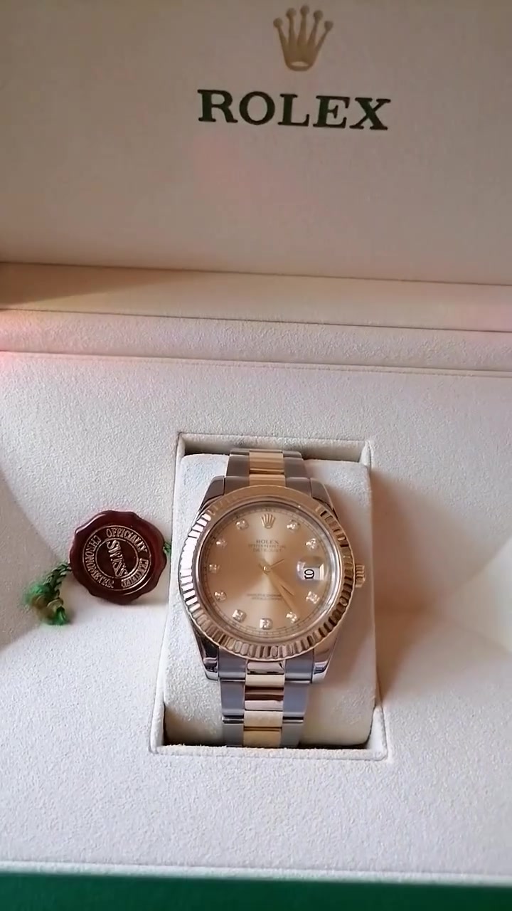 ROLEX DateJust 41mm | Ref.116333 | 18k Gold & Steel | Factory Gold Champagne Diamond Dial 💎
 
آجمل تحف رولكس ديت جاست مقاس ٤١مل من الذهب الخالص والستيل بميناء الماس 💎

▪️Original Large Box , tag , booklet and Anti-theft certificate from The Watch Register ®️
علبة اصلية مع الكتيب والتاغ و شهادة عدم سرقة سيريال نمبر 

▪️11 Link (misisng one link) ناقصة لنك واحد

▪️Polished & serviced (معمول لها سيرفس و بلوش) 

▪️Note: Small unnoticeable scratch between 11 & 12 شخطة بسيطة غير مؤثرة بالميناء

▪️ Worldwide shipping available after payment
يوجد شحن دولي بعد الدفع

COPYRIGHT NOTICE: We are not affiliated with any brand. All watches are original and pre-owned (used).

إشعار حقوق النشر: نحن لسنا تابعين لأي علامة تجارية، وجميع الساعات أصلية ومملوكة مسبقًا (مستعملة).

#rolex #rolexdatejust #rolexdatejust41 #116333 #rolexwatch


**إذا كنت صاحب هذا الإعلان وتريد حذفه لأي سبب، رجاءا أرسل رسالة إلى الدعم الفني**