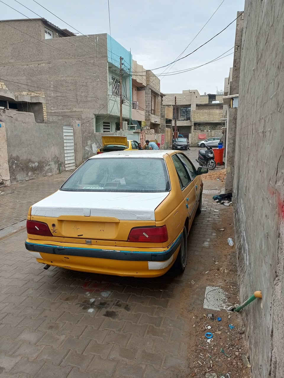 السلام عليكم بيجو بارص مديل 2010
السياره مصبوغه من جوه الجام كير مكينه جداد صدر جديد 
داخل مدوشم جديد شاشه تاب سستم سماعات السياره كلش حلوه كبل لشارع السعر 28 العنوان بغداد الزعفرانيه الرقم ***********
