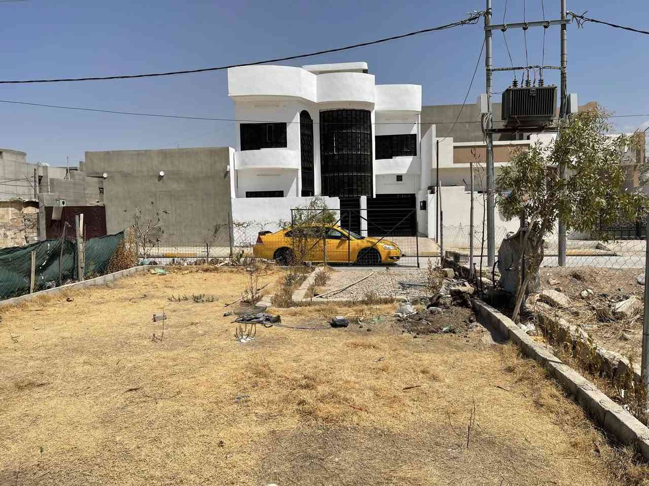 سلام وعليكم بيت طابو صرف 100مربع الموقع ٥٥دوميز مام حديقه البيع السعر ١٢٥ وبي مجال قليل الرقم ***********
