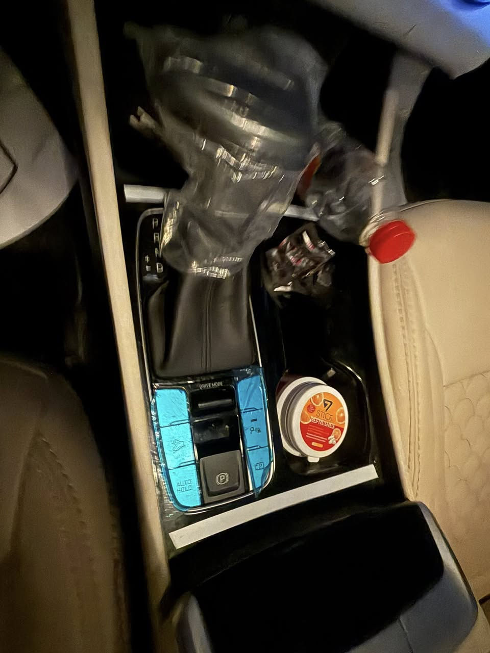 هيونداي توسان 2024 خليجي مكفولة من جميع النواحي سيار مغلفه من داخل ب200دولار
رقم إنكليزي بغداد بإسمي

سعرها 207وبيها شي بصيط

السيارة فول مواصفات عدا بنرامه  ماشية23 ألف

محرك 2000

تشغيل عن بعد

بصمة تشغيل

شاشة ديجيتال

2 مقاعد كهربائية

مري شفط بإشارة

حساسات أمامية وخلفية

 أوتو هولد

نزول منحدرات

نظام ABS

مانع تزحلق

شحن وايرلس.بلوتوث، USB

مكاني طالبيه بغداد

***********
