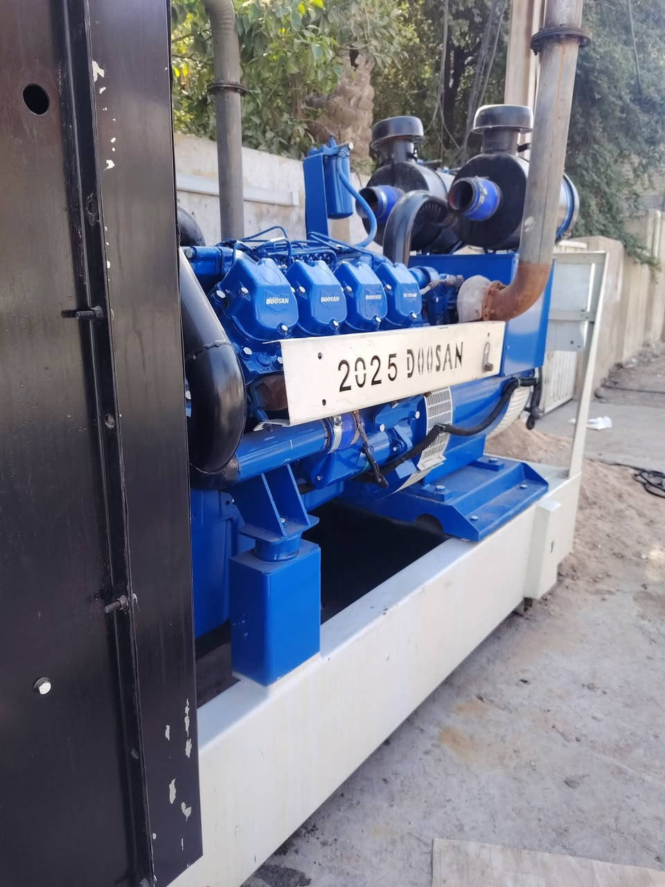 سلام عليكم دايو دوزان ٨سلندر مشتغلة سبوعين بلموقع راديتر جديد كلر جديد راس توليد ستان فور 350كيفي اي استفسار على الرقم ***********
