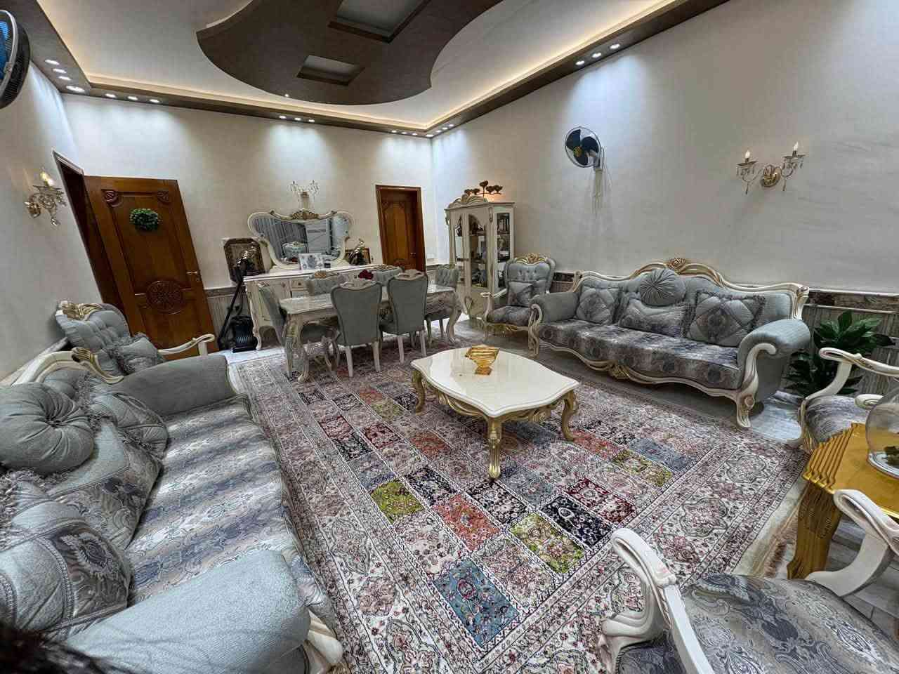 للبيع تخم كامل 10 مقاعد اخو الجديد جدا نضيف  مع الطبلات السعر 3 مليون ونصف وبي مجال
الاستفسار ***********
