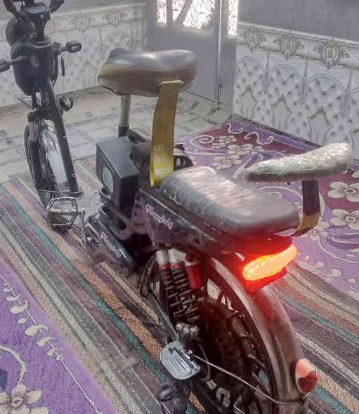 سلام عليكم دراجه شحن البيع جاهزه اي نقص ما بيه دراجه حلوه ونضيفه السعر 350وبيه مجال الشراي  
دراجه حجم 20 مكان رفاعي الرقم *********** ومتواجد خاص
