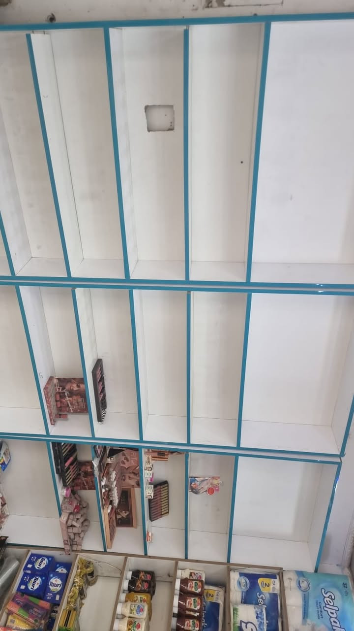 سلام عليكم رفوف للبيع رخيصه جدا بغداد الكرخ/ اتصال ***********
