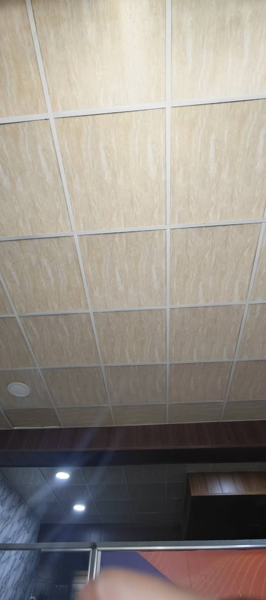 سقف ثانوي للبيع نضيف مال شركة القطعة على 500 دينار فقط البلاستك عندي تقريبا 1000 قطعة للشراء الاتصال او المراسلة على ارقام الهاتف ادناه.
***********
***********

