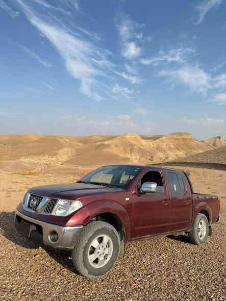 نفاره -٢٠٠٩-رقم اربيل -رقم سنويه جديد -محرك جديد 
تبديل شريكة -بدون حادث فقط نص باب مرشوش 
***********
