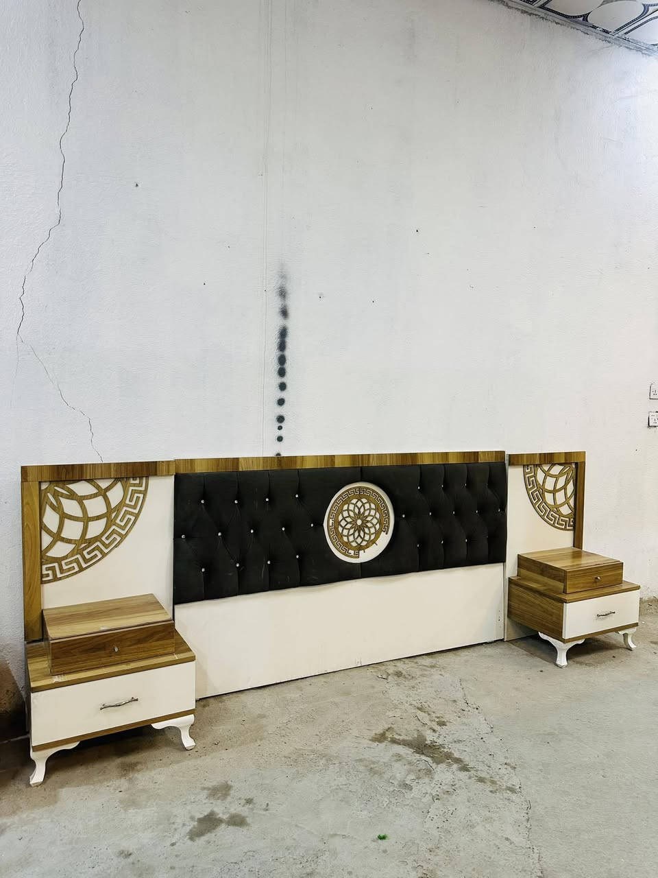 غرفه تركي مستخدمه
غرفه 5 قطع نضافه مثل صور✨💎
غرفه ول توصيل وشد400 ✔️
للحجز وات ساب ***********
