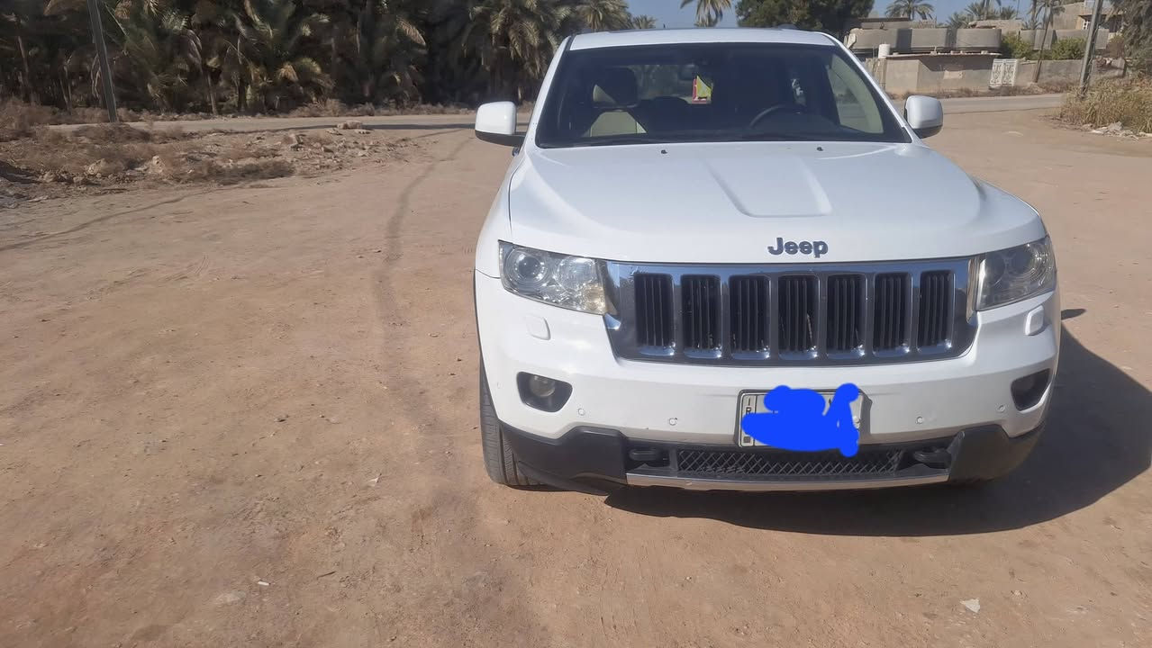 جيب شيروكي. ٢٠١٣ خليجي. رقم بغداد.  فول للاخير. مكفوله بيه صبغ شبر يم البك لايت. سياره جاهزه وجديده. سعره ١٩٠. للاتصال 
***********
