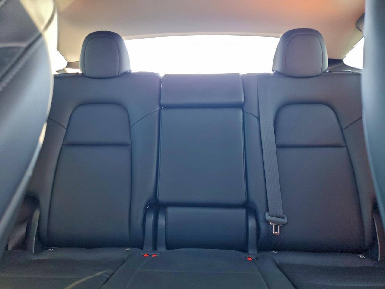 Tesla model Y 2024 dual motor
تيسلا مودل واي ٢٠٢٤ دبل ماطور  
السيارة مكفولة كفالة عامة صبغ و سمكرة و بطاريات و ايرباك و صور الحادث موضحة
ماشية ١٢ الف ميل 
السيارة موجودة بالحرة الاردن 
ابيع مصلحة كاملة بالحرة 
تدخل اربيل او كتاب شهداء 
للاستفسار 
***********
