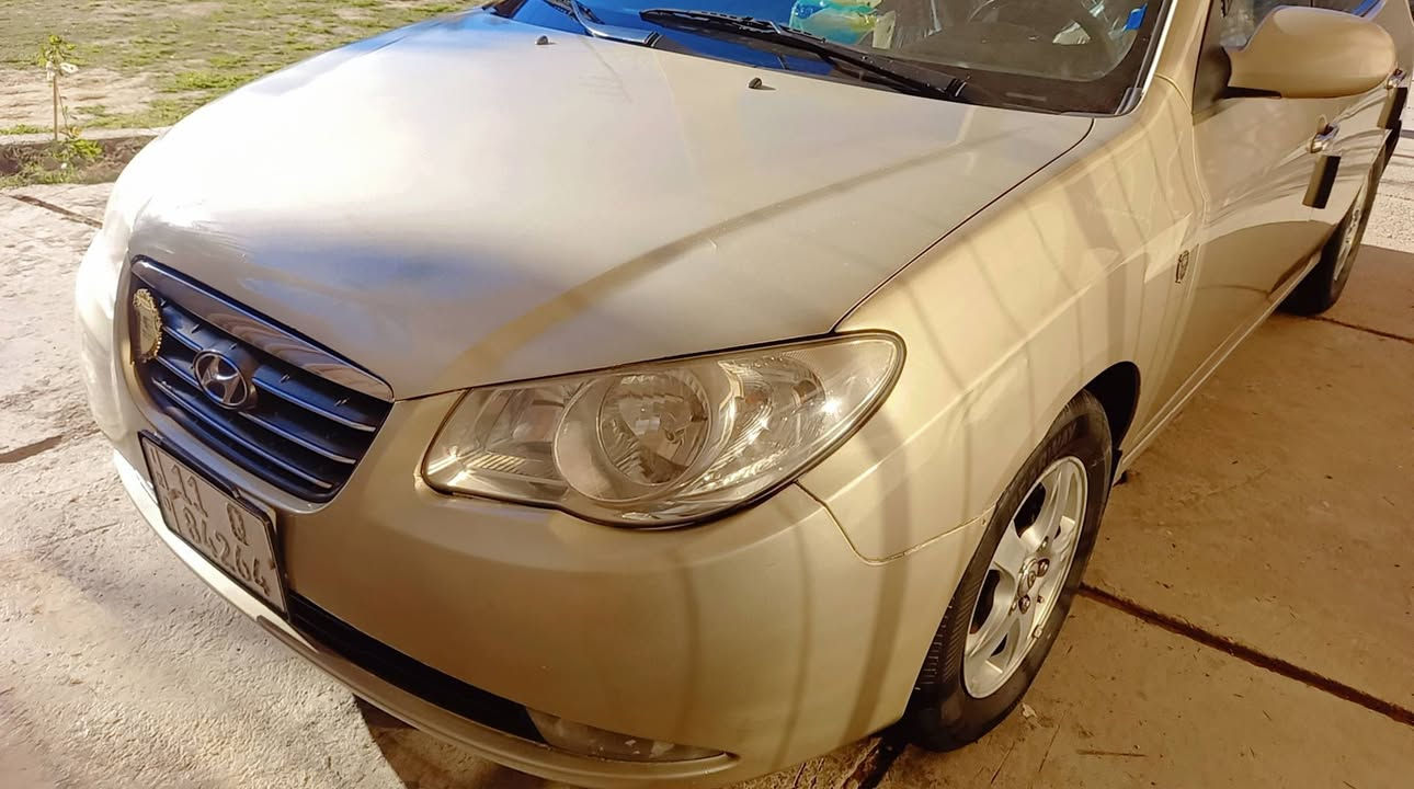 السلام عليكم للبيع فقط.
النترا موديل ٢٠٠٧ وارد امريكي 
السيارة بأسمي رقم بغداد هزة وسنوية ل٢٠٢٩ وتحويل مباشر 
السيارة على وضع الشركة من داخل وخارج 
محرك ٢٠٠٠ دكشن عالي 
ضررها الجاملغ الخلفي يم قبق البانزين لا صاعد لغد ولا بيها دواخل 
الدعامية الامامية صبغتها للجمالية فقط 
السيارة كلها ليبل واحد حفر رقم شاصي لا تبديل ولا نقص  
كير محرك جديد وعلفحص 
تبريد ثلاجة صدر خلفي امامي بلجيس تخم تاير جديد قبل شهر شديته باتري جديد .
دواخل جديدة حيل شاشة كامرة السيارة نقص برغي ما بيها 
الك حق تروح تفحص سونار من كشر من كير ومن محرك 
السعر المطلوب ٩٥ ورقة وبيها مجال قليل للشراي 
عنواني بغداد .ابو غريب .الحمدانية 
رقمي الكروك ***********
رقمي الاثير *********** 
موجود وتساب بلخط الاثير وحياكم الله.
