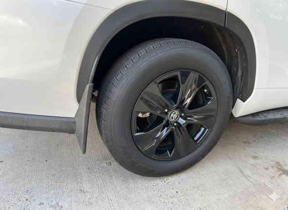 سلام عليكم 
وضع شركه بعده بضمان شركه 

هاي لندر ساز 
جي ال
بلاك ادشن
ساز اصلي
ضمان شركه ساز

وضع زيرو 
مكان سياره بغداد الكرخ     مجمع الصالحيه سكني 
                                             ،د. انور الحمداني 
هاتف ***********
