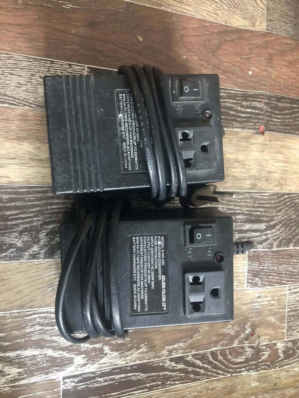 السلام عليكم
محولات 220V الى 110V/120V
نضيفات كلش عل فحص 
اليفيدنه يراسلني قيم السعر بل يرضي الله


**إذا كنت صاحب هذا الإعلان وتريد حذفه لأي سبب، رجاءا أرسل رسالة إلى الدعم الفني**