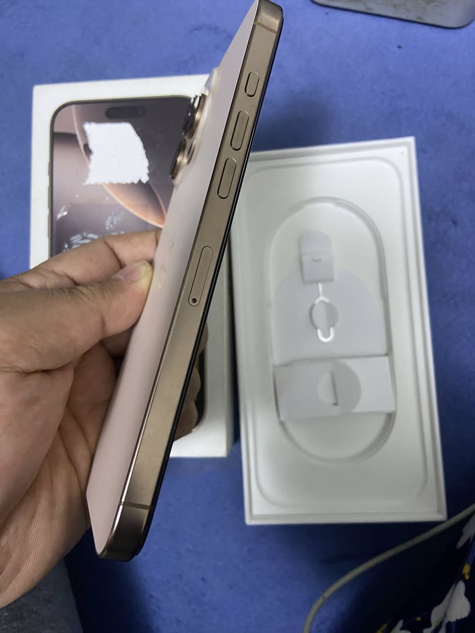 السلام عليكم
ايفون 16بروماكس شرق اوسط بطارية 97
مكفول والجهاز نظيف 100/100
السعر مليون و400 
موبايل ***********
المكان / الديوانية/ قضاء الدغارة
