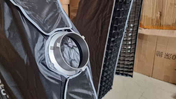 سوفت بوكس مستطيل  ارتفاع 120 عرض 35  
جديد  سعر الواحد 50 الف متوفر توصيل ***********
