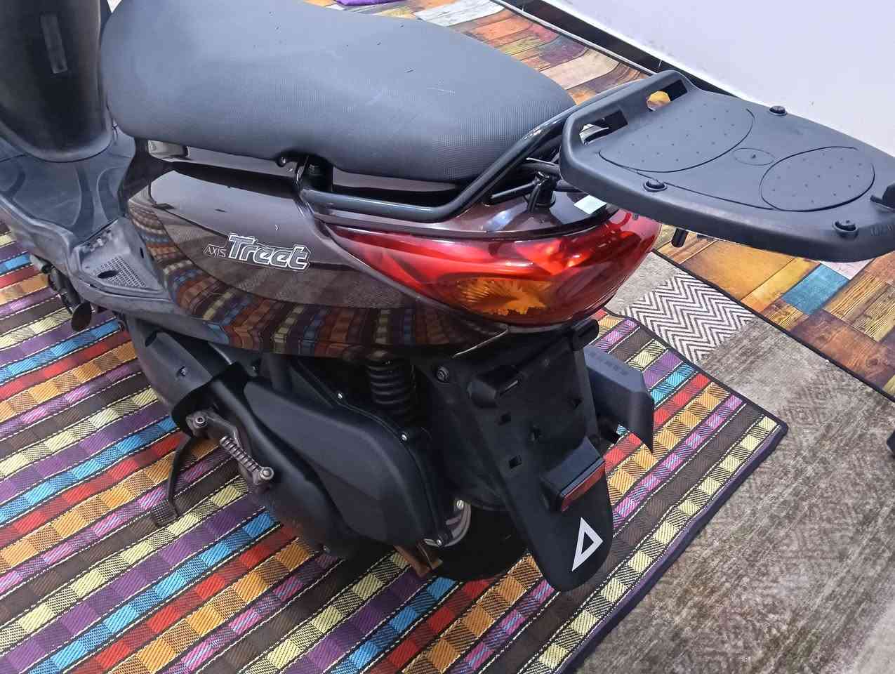 سلام عليكم اكزز ياباني نوزل دراجة جديده مكينه بشرط برغي ممفتوح بيهه كفرات اصليه  15الف دراجه كلهه بلاديه سعر مليون 150 مكاني بغداد شراي يتصل ***********
