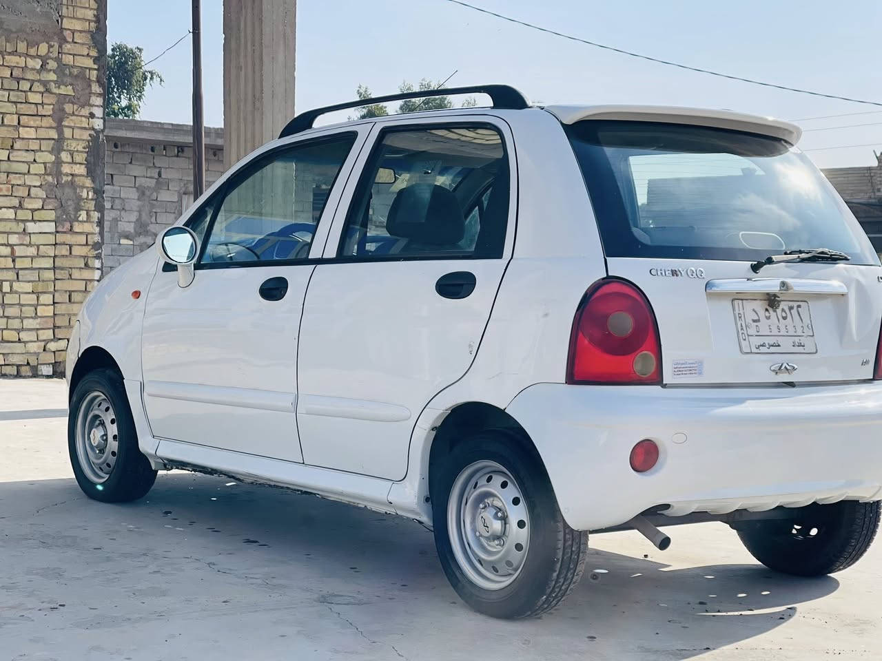 سلام عليكم 
كيو. كيو 2008  بدون صبغ بلادية  بس بيهة طخات بصيطة
سيارة حلوة وجديدة بيهة صوت بل مكينة بصيط بدون تنقيص 
ولا تبخير كير جديد صدر تخم تاير كهربايات كلهة شغالة 
 تدفة تبريد شغال كير اوتو ماتيك سنوية. جديددة لل28 
 مكاني بغداد سعر 24 وبيها  مجال التصال 
(***********)
