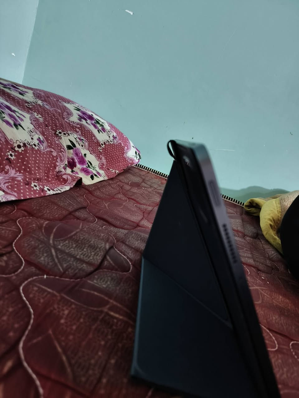 سلام عليكم شاومي باد 7 برو ذاكره 526 رام 12  شاشه 144 هيرتز يدعم 90 فريم ببجي
يفيد اهل الجامعات  او السادس علمي لئنو شاشه مالته مات طافيه مبيه انعكاس شمس 

مثل ما كدامك كلش نضيف ما استخدمه هواي يوميه العب ببجي بي ساعتين  لو تلث ساعات لئن ما الحك شغل 

يشغل ببجي 90 فريم اذا ع تحديثات البقيه يوصل 144 فريم لئن معالج قوي كلش 
سعره575 وبي مجال بسيط مكاني بابل 
***********
