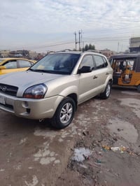 توسان موديل ٩ خليجي محرك كير تخم تاير خير من الله بيه ٣قطع صبغ بدون دو...