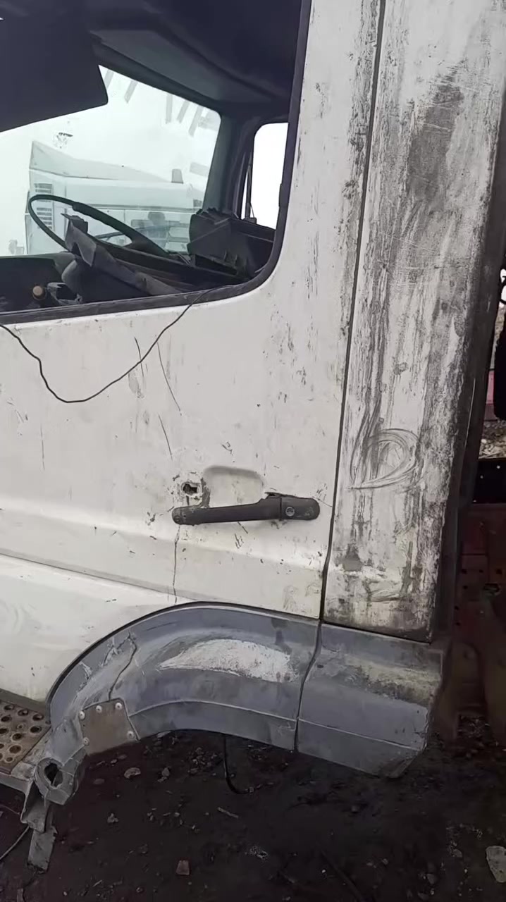 سلام عليكم قماره اتيكو كامله
بغداد 
زيد علي 

***********
***********
