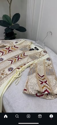 درزن • موديل • ملابس