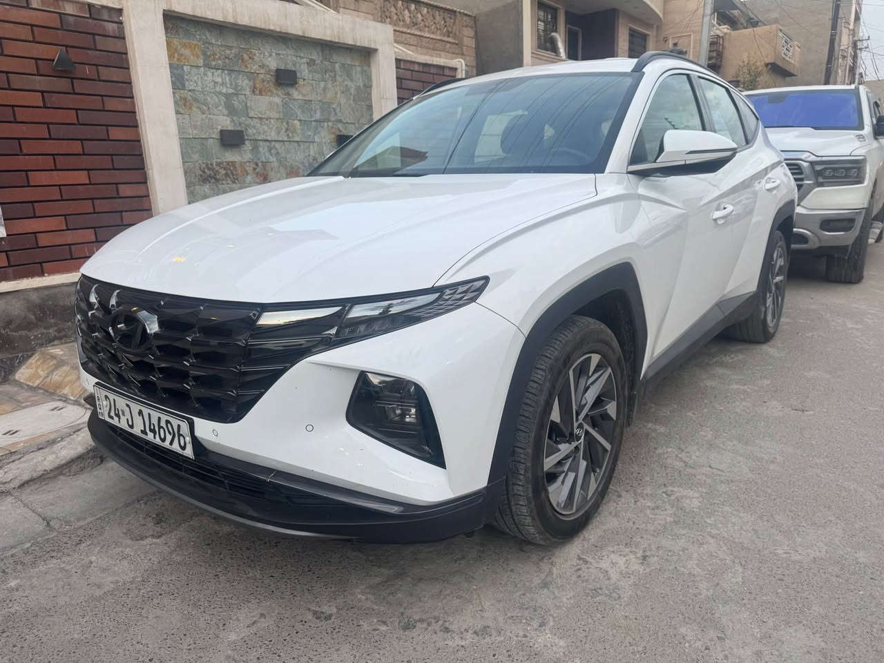 هونداي توسان 2023 – وارد خليجي ✨
🔹 العداد: 64,000 كم
🔹 مقاعد أمامية كهرباء
🔹 مرايا متحركة كهرباء
🔹 ستائر أبواب خلفية
🔹 كامرة + حساسات خلفية
🔹 بصمة تشغيل + دخول ذكي
🔹 شاحن وايرلس

💰 السعر: 205 ورقة
📞 للاستفسار: ***********

العنوان / بغداد بغداد, العراق
