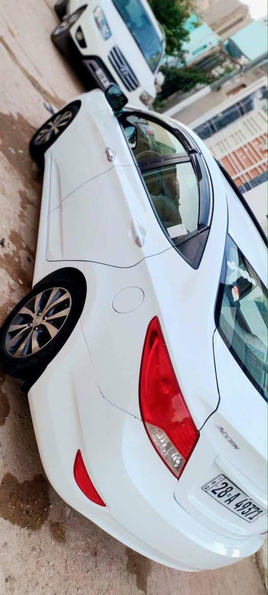 السلام عليكم هيونداي اكسنت للبيع او مراوس باقل منها
الموديل /2015 
المواصفات / فتحه سلايد روف 
تحكم ستيرن 
شاشه اندرويد 
اربع سماعات شغاله 
اشاير بلمري 
ويل كروم 
تبريد ثلج 🥶🥶🥶🥶💨💨
حداديه جديده 
مكينه وكير جدد 
السعر (112$$$$$$$$)وبيها مجال 
الاستفسار الاتصال بالرقم ***********
